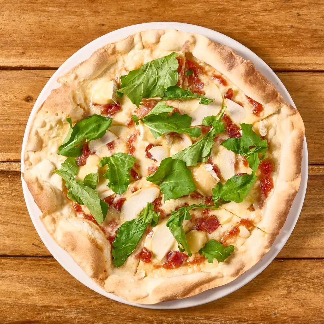Pizza Brie y Manzana