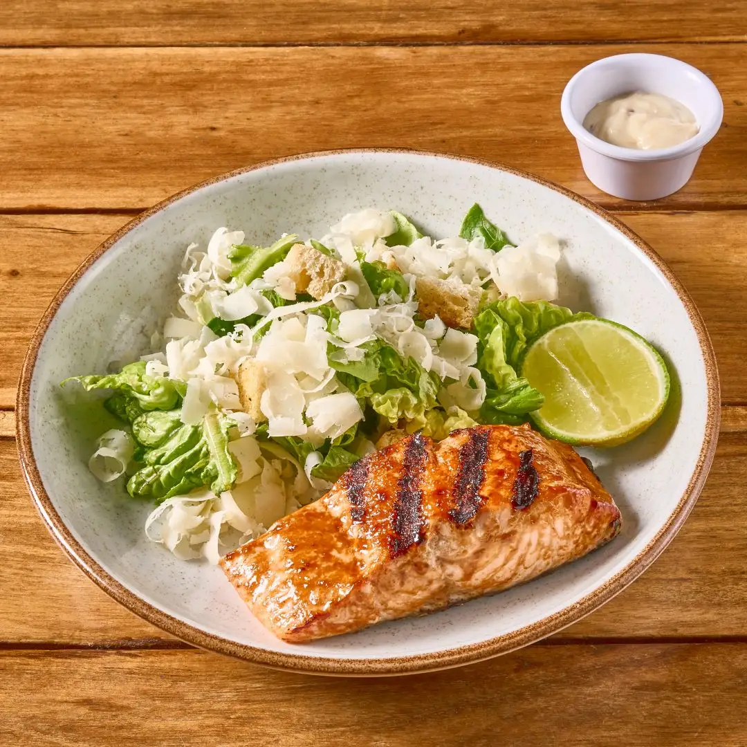 Salmón César